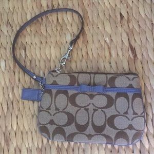 Coach wristlet/ periwinkle 🎀 /classic brown